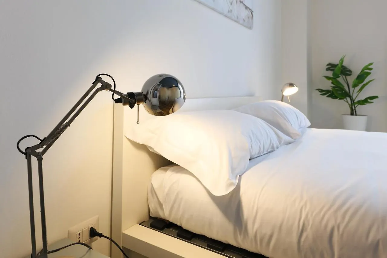 Primopiano - Giacosa Apartment Milan